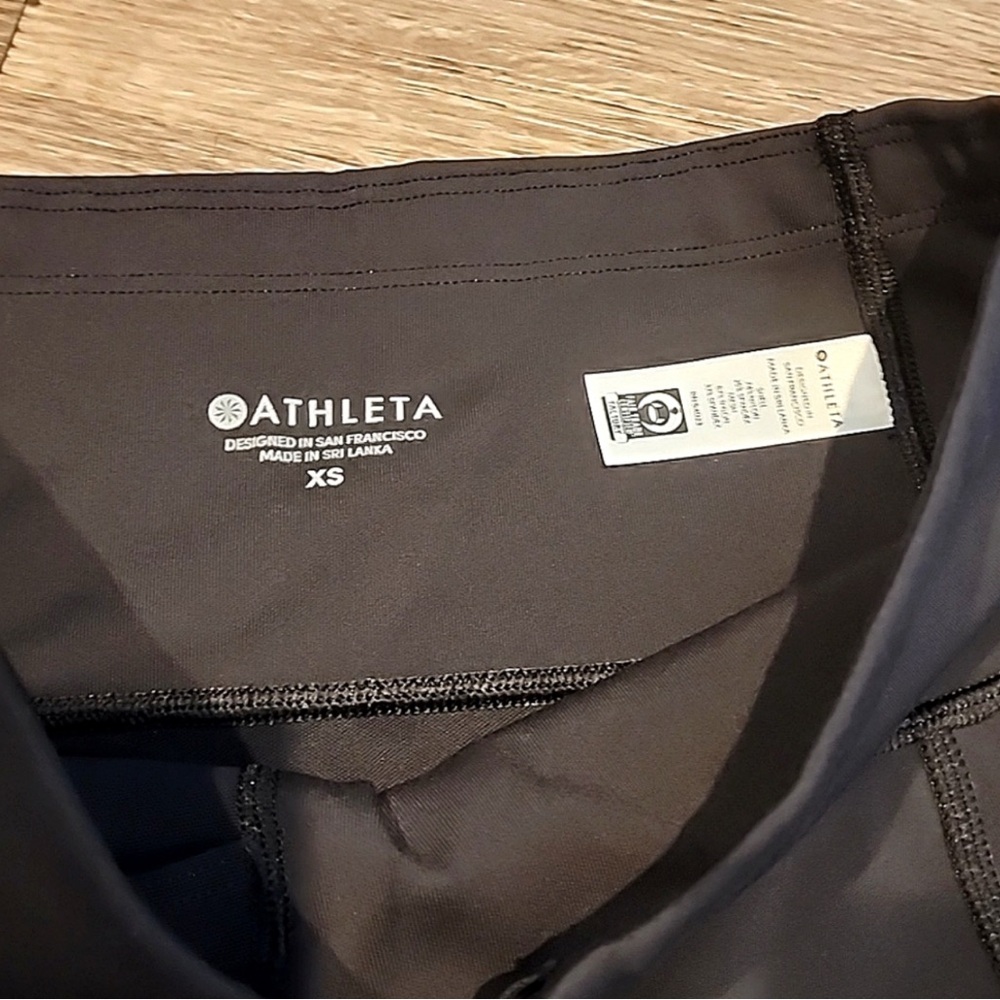 Athleta all in tight crop leggings with pockets - Picture 4 of 4